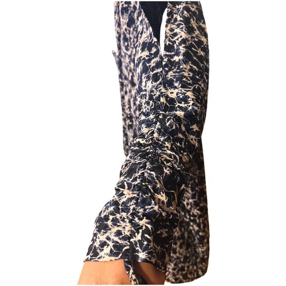 Michael Kors MSRP $168 White Blue Shift Dress Open Shoulder Ruched Sleeves XL - Picture 3 of 9